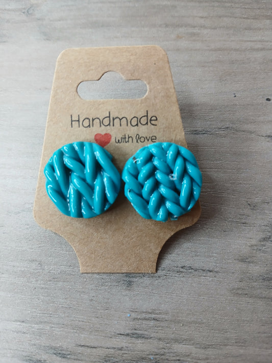 Round Knitted